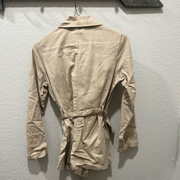 Girl’s 10/12 jacket - Picture 2 of 2